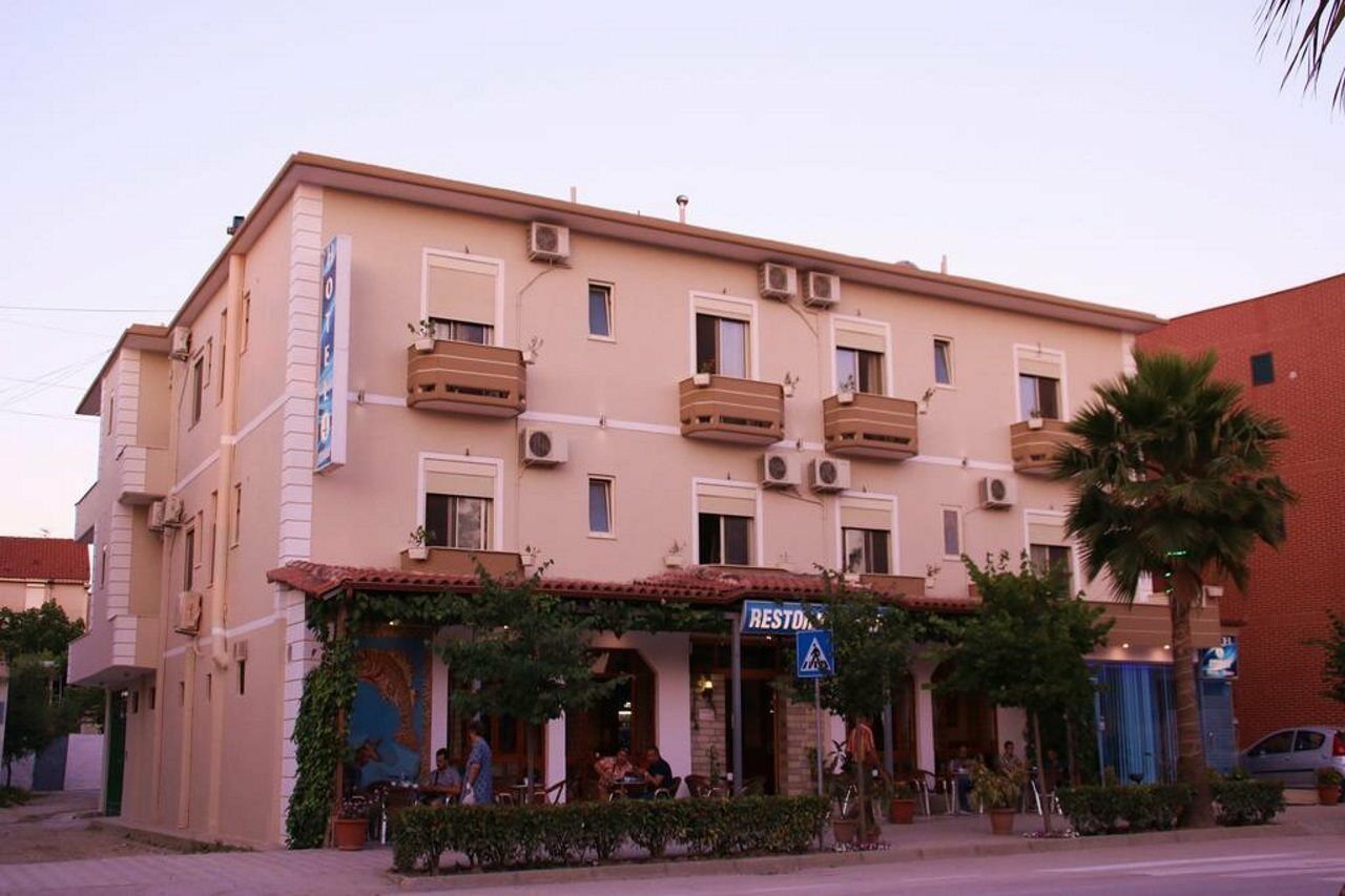 Hotel 4 Stinet Vlorë Exterior foto