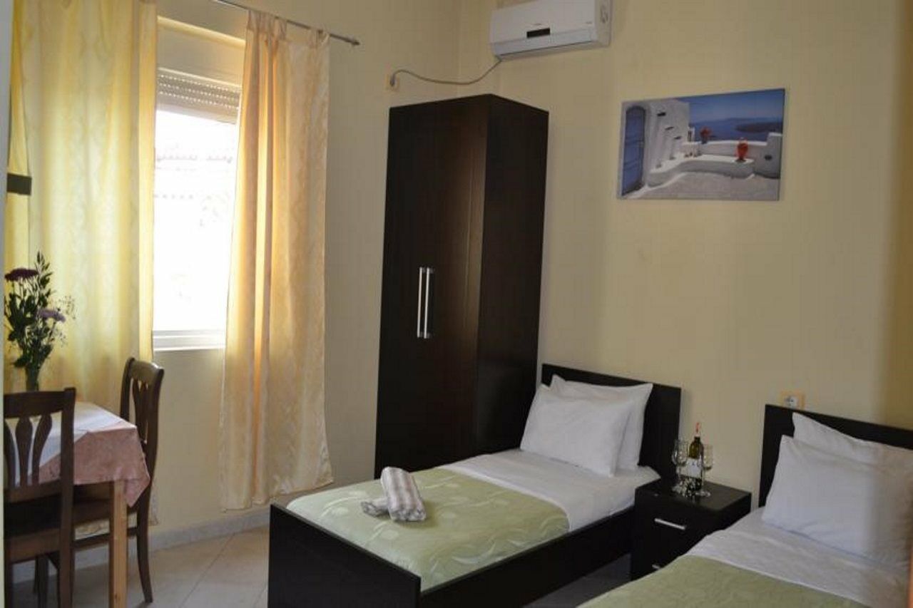 Hotel 4 Stinet Vlorë Exterior foto