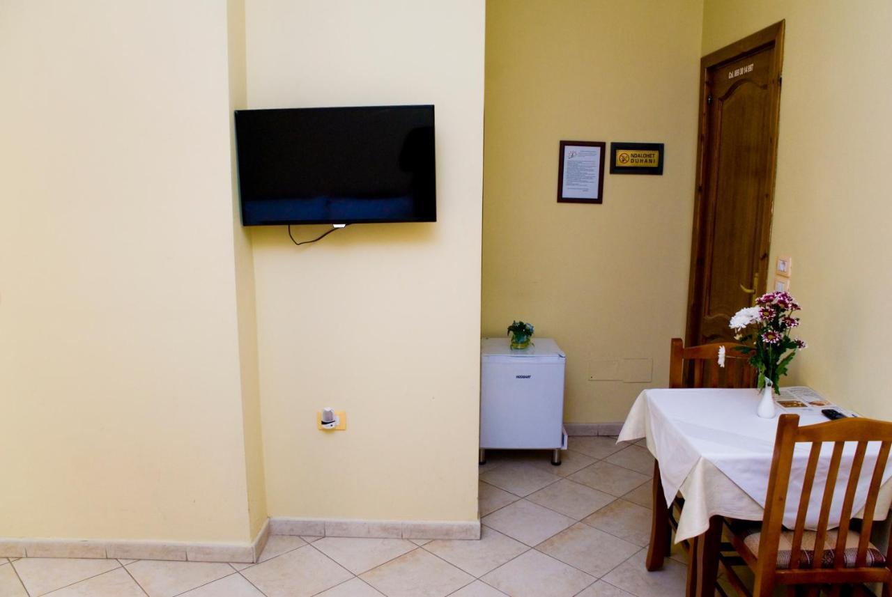 Hotel 4 Stinet Vlorë Exterior foto